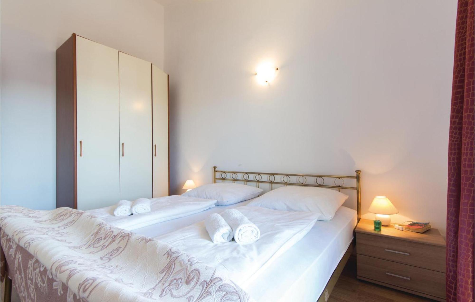 Apartment Nice Apartment In Pula With Wifi *