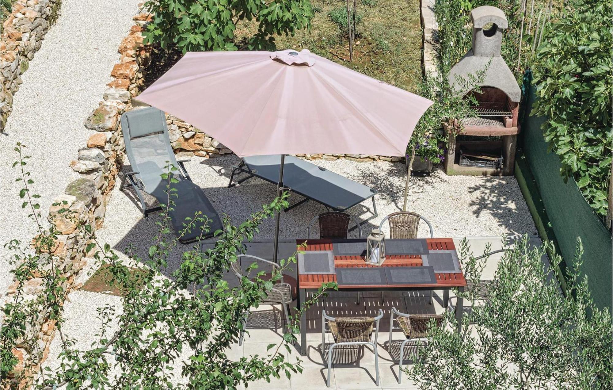 Nice Apartment In Pula With Wifi *